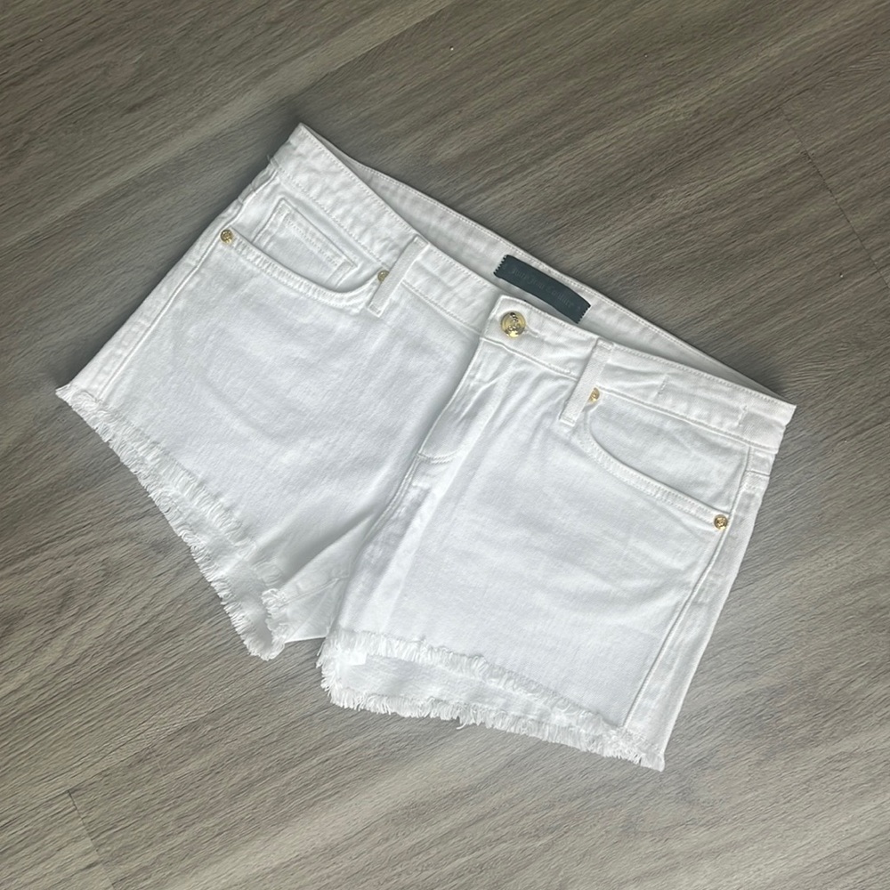 NWOT JUICY COUTURE MID RISE WHITE SHORTS, 27